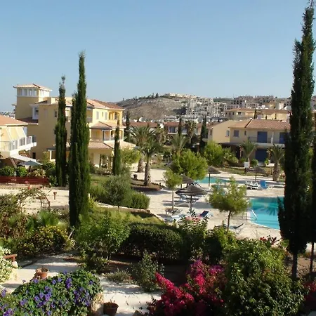 Regina Gardens - Stylish Modern 1 Bedroom Apartment
