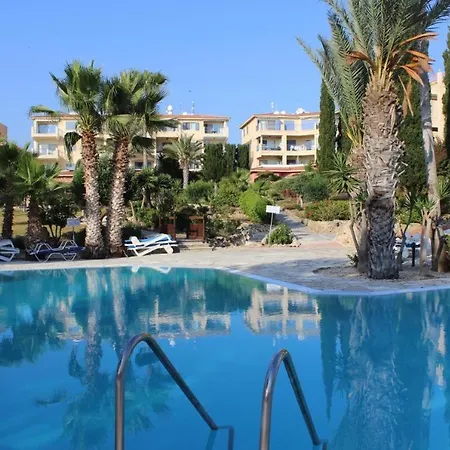 Daire Regina Gardens - Stylish Modern 1 Bedroom Pafos