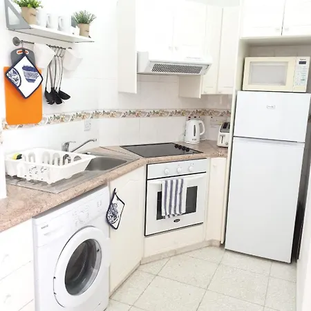 Regina Gardens - Stylish Modern 1 Bedroom Apartment