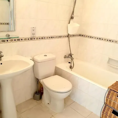 Daire Regina Gardens - Stylish Modern 1 Bedroom *